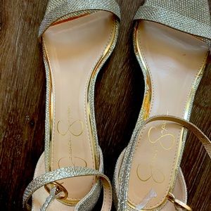 Jessica Simpson small little heel. Gold Size 8